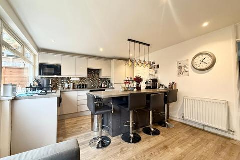undefined, Trowbridge Gardens, Old Bedford Road Area, Luton, Bedfordshire, LU2 7JY