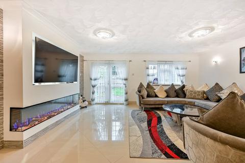 undefined, Courtlands Avenue, Langley, Slough, SL3