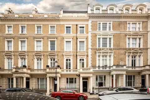 3 bedroom apartment to rent, Clanricarde Gardens