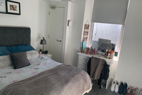 2 bedroom flat to rent, Roslea Drive, Glasgow, G31