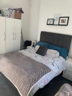 2 bedroom flat to rent, Roslea Drive, Glasgow, G31