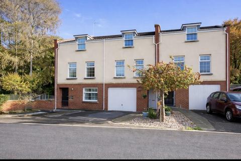 Leaze Close, Thornbury, BS35