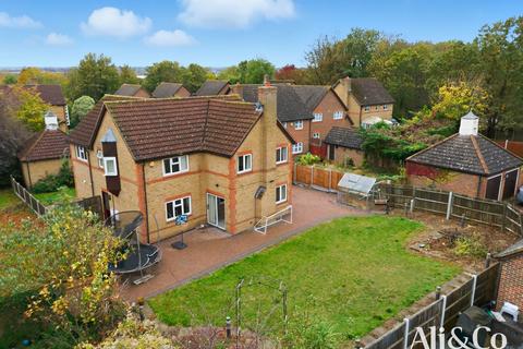 4 bedroom detached house for sale, Moss Bank, Grays