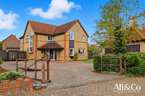 4 bedroom detached house for sale, Moss Bank, Grays