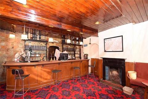 Pub to rent, 1 Alma Parade Scarborough YO11 1SJ
