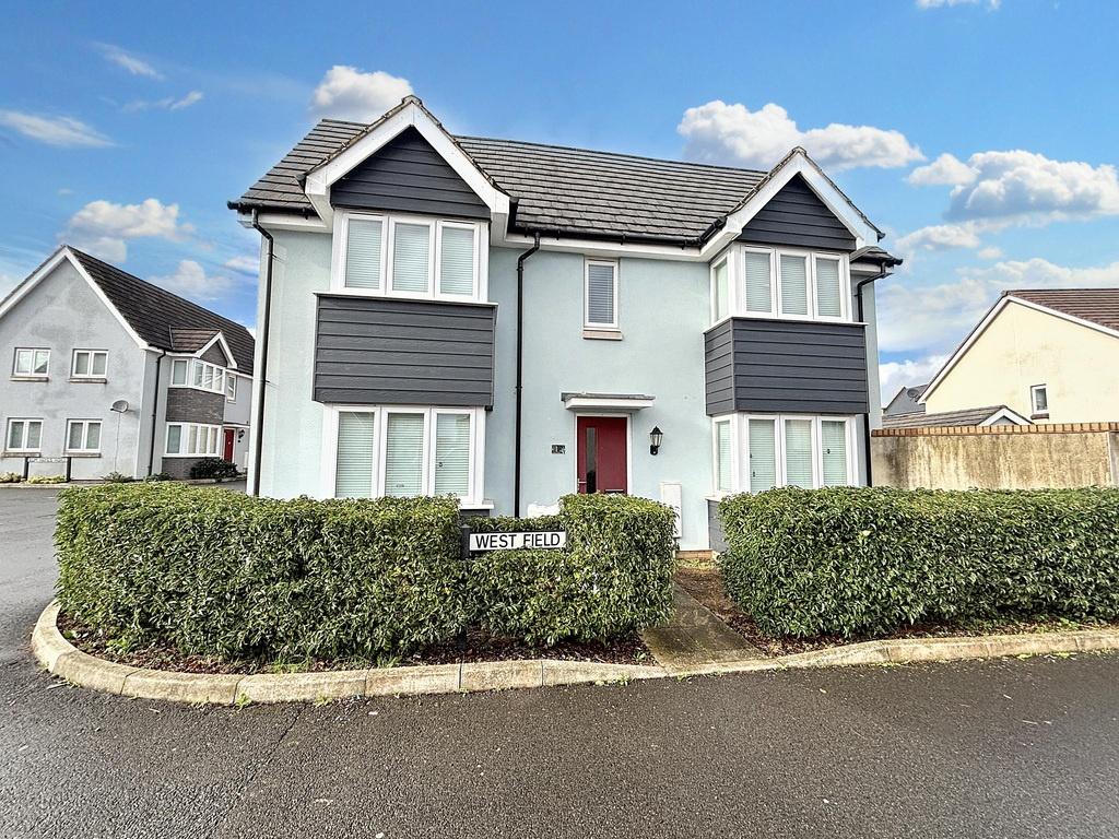 Attractive detached family home with a neat fro...