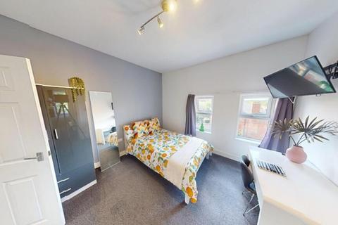 2 bedroom flat to rent, Burns Street, Nottingham NG7