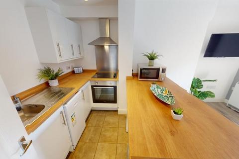 2 bedroom flat to rent, Burns Street, Nottingham NG7