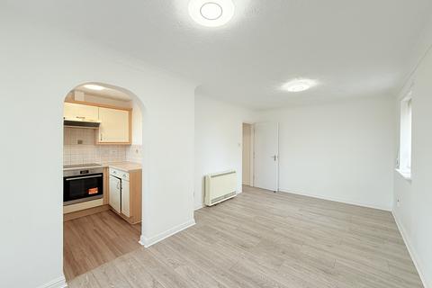 2 bedroom flat for sale, St Leonards Close, Grays
