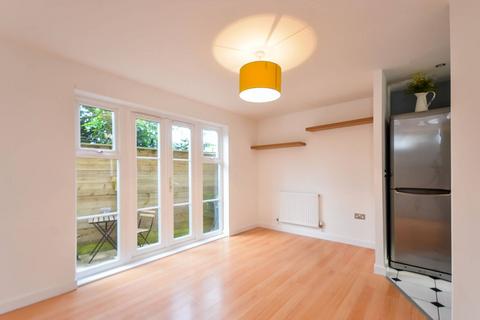 1 bedroom maisonette to rent, Pascal Mews, Crystal Palace, London, SE19