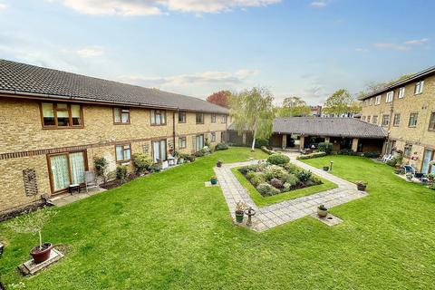 1 bedroom flat for sale, Outwood Common Road, Billericay CM11