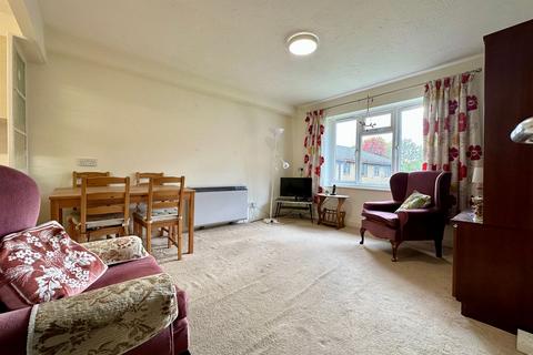1 bedroom flat for sale, Outwood Common Road, Billericay CM11