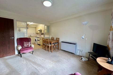 1 bedroom flat for sale, Outwood Common Road, Billericay CM11