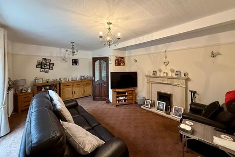3 bedroom end of terrace house for sale, Maple Road, Loughborough, LE11