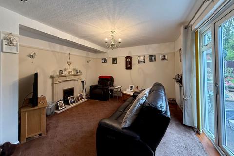 3 bedroom end of terrace house for sale, Maple Road, Loughborough, LE11