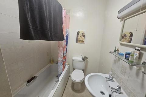 1 bedroom flat to rent, Moorhouse 19-22 Moorland Road, Leeds LS6