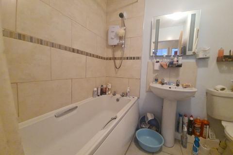 1 bedroom flat to rent, Moorhouse 19-22 Moorland Road, Leeds LS6