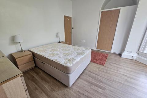 1 bedroom flat to rent, Moorhouse 19-22 Moorland Road, Leeds LS6