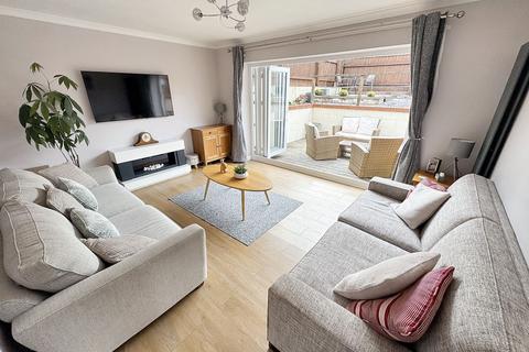 4 bedroom semi-detached house for sale, Branscombe Road, Tiverton, EX16
