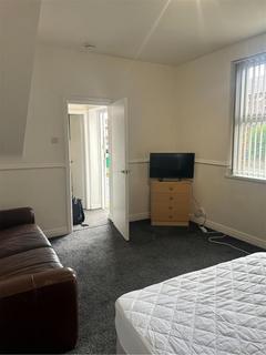 1 bedroom house to rent, Egerton Road, Manchester M14
