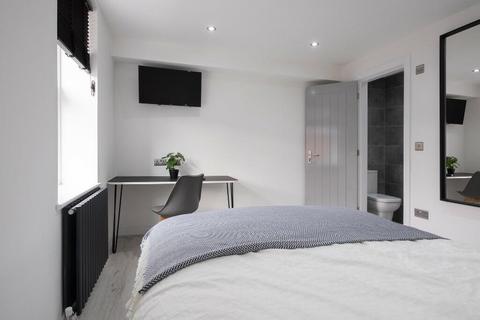 6 bedroom house to rent, 000061260_NEWLSTW Newland Street, Lincolnshire LN1