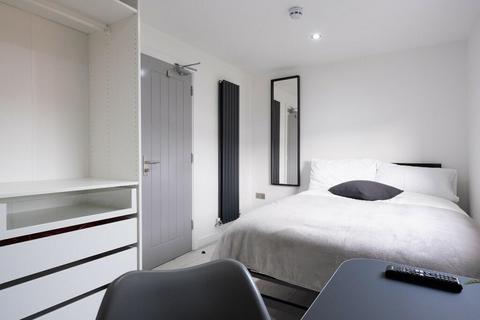 6 bedroom house to rent, 000061260_NEWLSTW Newland Street, Lincolnshire LN1