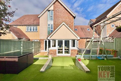 Corbett Road, Hawkinge, Folkestone, Kent CT18 7SP