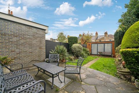 3 bedroom terraced house to rent, Ermine Road, London SE13