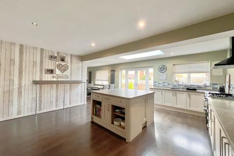 4 bedroom detached house for sale, Evesham Close, Cleveleys FY5