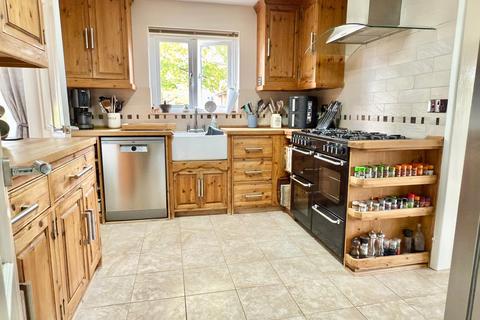 3 bedroom semi-detached house for sale, Ringers Close, Gloucester GL19