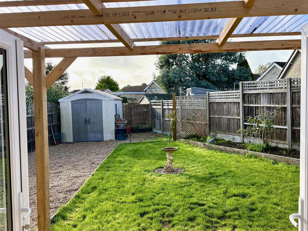Kitchen to Garden.jpg