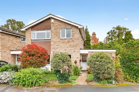 3 bedroom link detached house for sale, Holmewood Close, Wokingham RG41