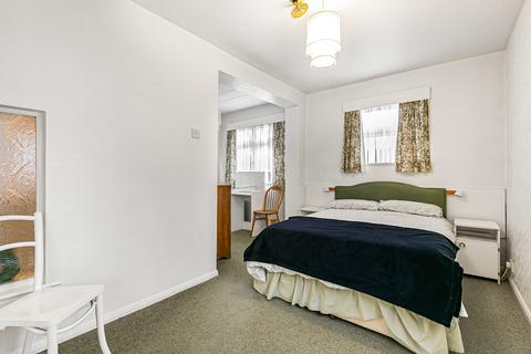 3 bedroom semi-detached house for sale, Meadow Gardens, Staines-upon-Thames, Surrey, TW18