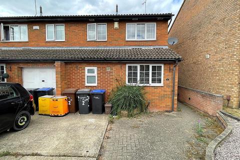 4 bedroom semi-detached house to rent - Wildern Lane, East Hunsbury, Northampton, NN4