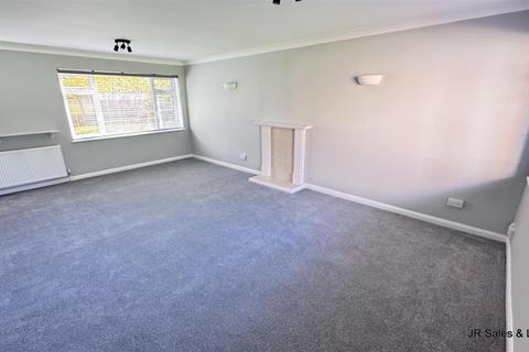 undefined, Lambs Close, Cuffley