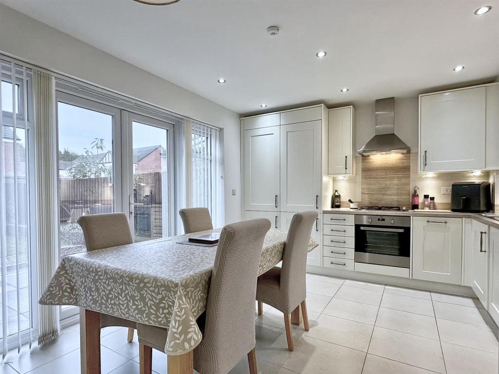 Kitchen diner