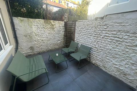 2 bedroom terraced house to rent, Brighton BN1
