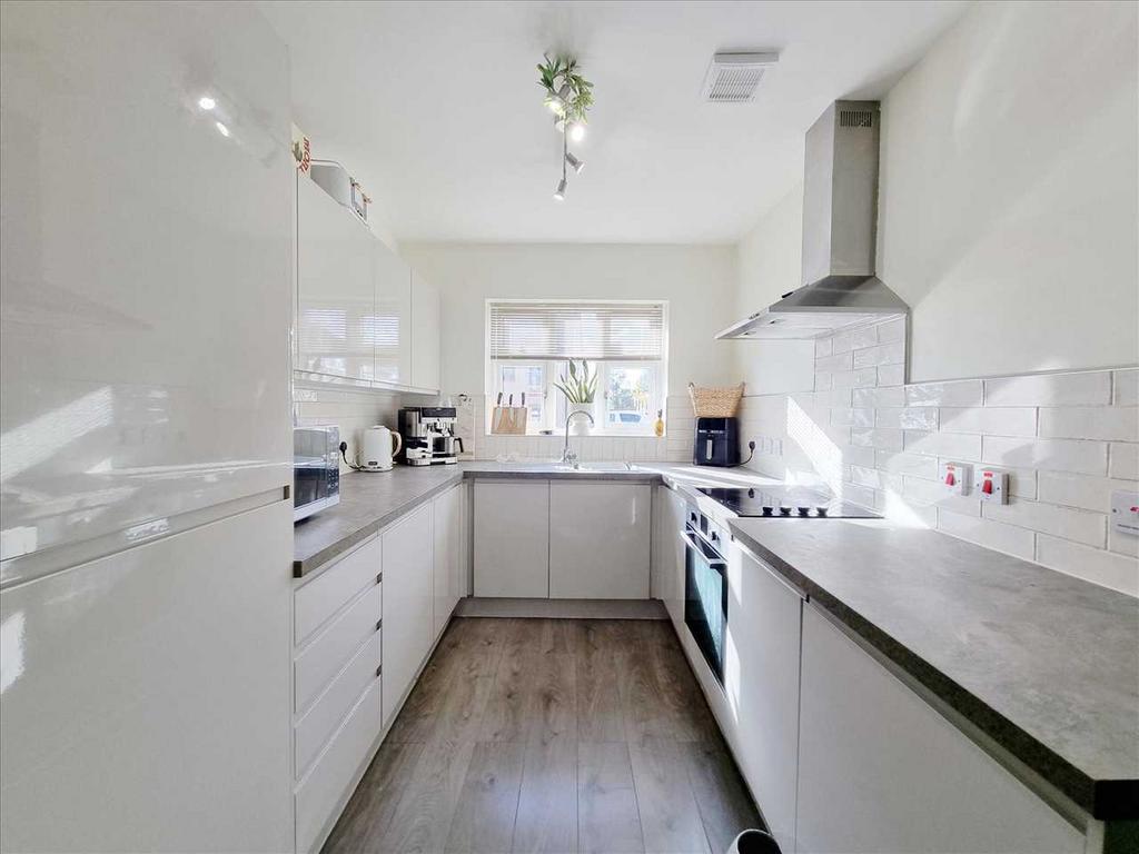 Kitchen: