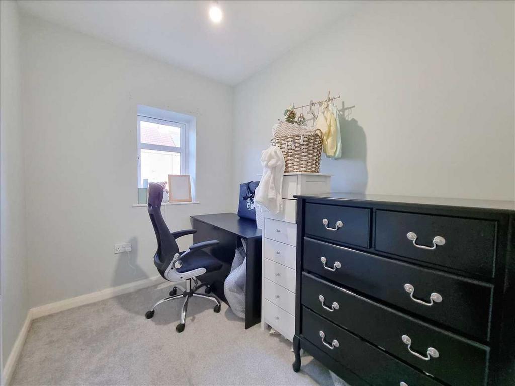 Bedroom 3: