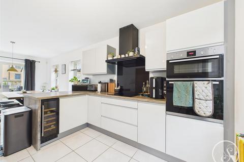 4 bedroom detached house for sale, Poppy View, Leeds