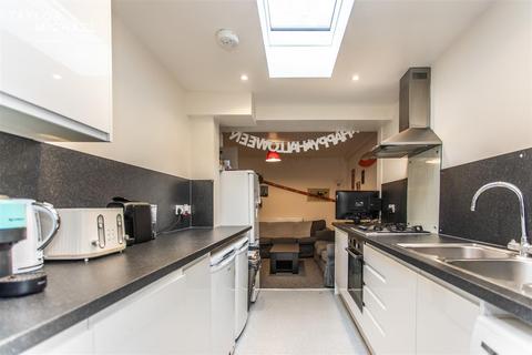 5 bedroom terraced house to rent, St. Mary Magdalene Street, Brighton