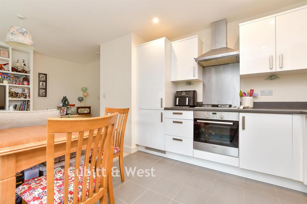 Lounge / Kitchen