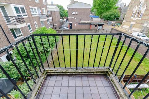 3 bedroom flat for sale, Spey Street, Poplar, London, E14