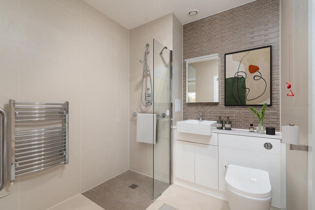 Apt18-bathroom-vs.jpg