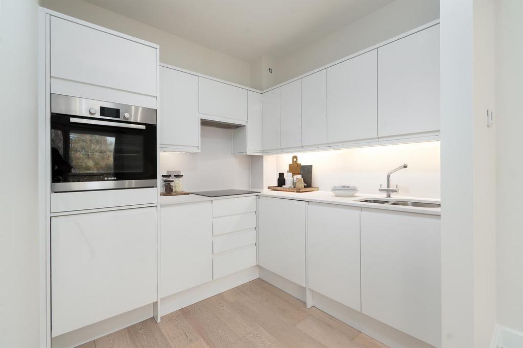 Apt18-kitchen-vs.jpg