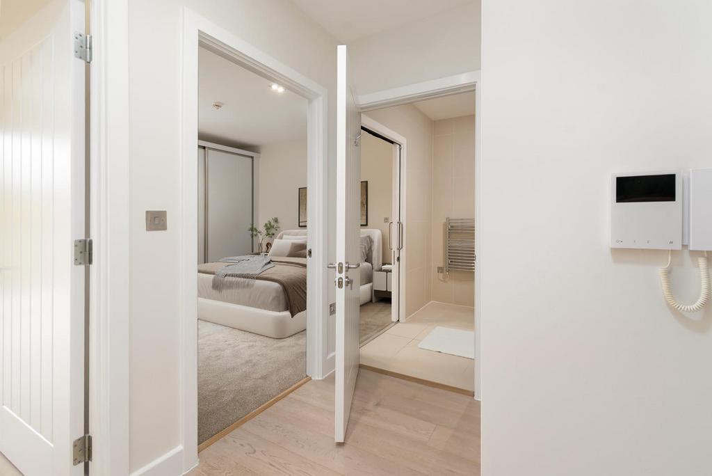 Apt18-hallway-vs.jpg