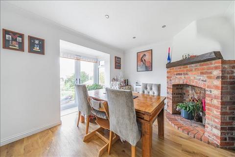 undefined, Two Gate Lane,OVERTON