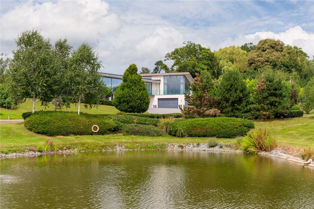 Grounds/Pond