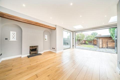 undefined, Redway Drive, Twickenham TW2