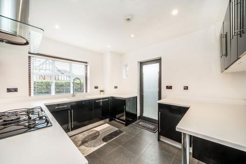 undefined, Redway Drive, Twickenham TW2